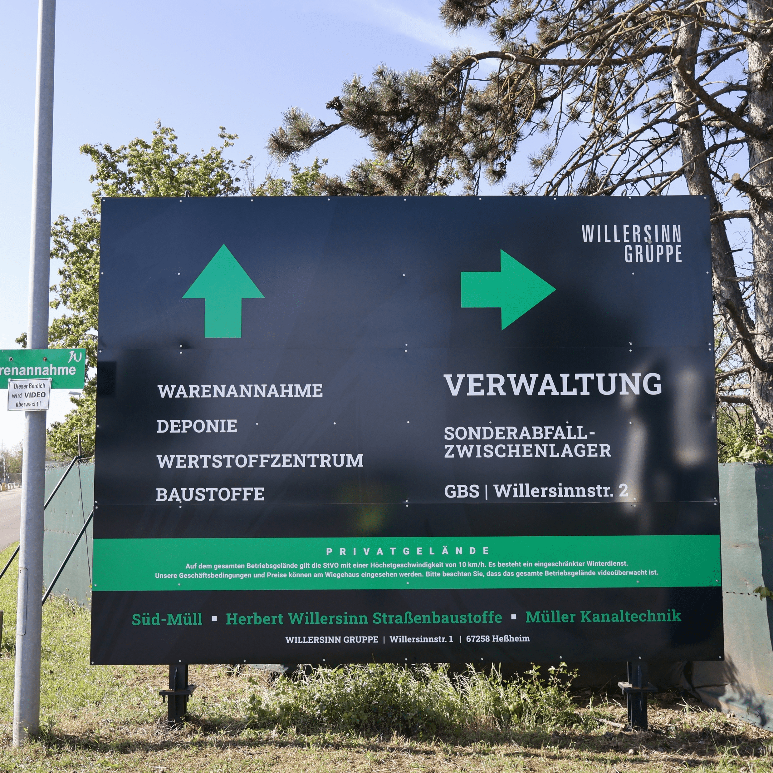 Eingangsschild WILLERSINN Gruppe, Standort Heßheim