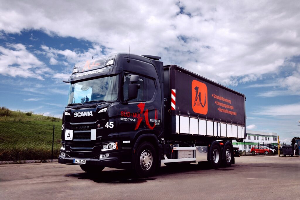 LKW der Firma Süd-Müll